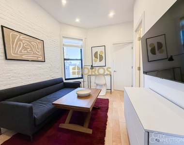 322 East 11th Street - Photo Thumbnail 3