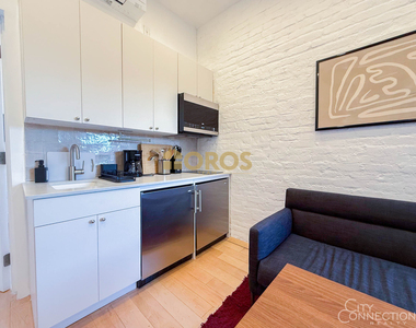 322 East 11th Street - Photo Thumbnail 2