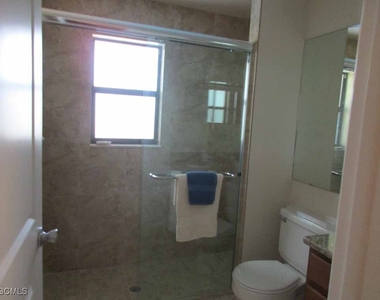 1510 Se 11th Place - Photo Thumbnail 9