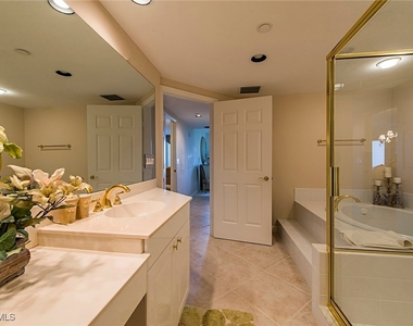 7117 Pelican Bay Boulevard - Photo Thumbnail 11