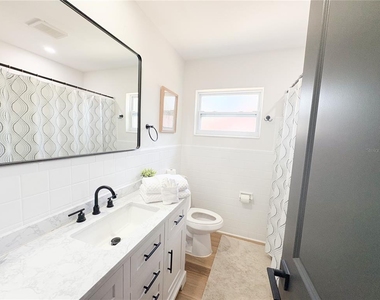 3054 Adrian Avenue - Photo Thumbnail 19