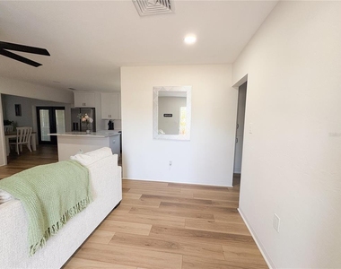 3054 Adrian Avenue - Photo Thumbnail 13