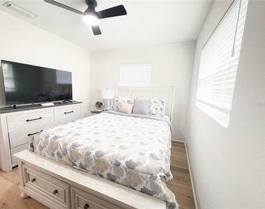 3054 Adrian Avenue - Photo Thumbnail 16