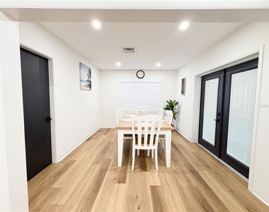 3054 Adrian Avenue - Photo Thumbnail 12