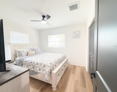 3054 Adrian Avenue - Photo Thumbnail 15