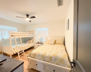 3054 Adrian Avenue - Photo Thumbnail 17