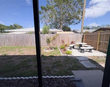 3054 Adrian Avenue - Photo Thumbnail 21