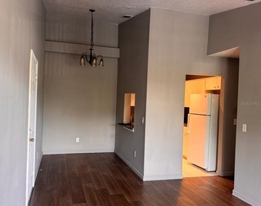 1132 S Pine Ridge Circle - Photo Thumbnail 4