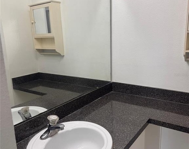 1132 S Pine Ridge Circle - Photo Thumbnail 23