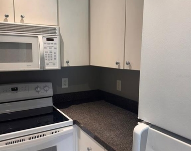 1132 S Pine Ridge Circle - Photo Thumbnail 6