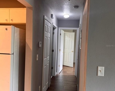 1132 S Pine Ridge Circle - Photo Thumbnail 10