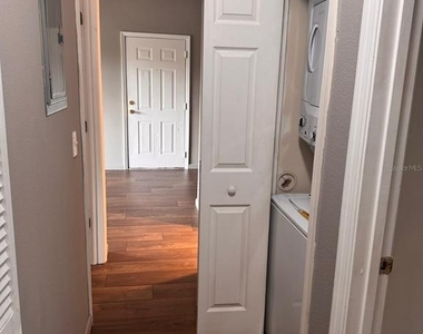 1132 S Pine Ridge Circle - Photo Thumbnail 14