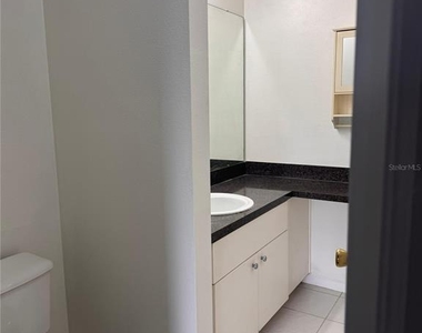 1132 S Pine Ridge Circle - Photo Thumbnail 20