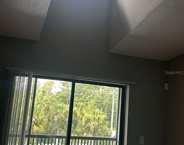 1132 S Pine Ridge Circle - Photo Thumbnail 25