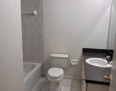 1132 S Pine Ridge Circle - Photo Thumbnail 15