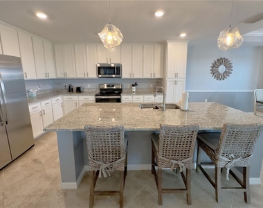 14091 Heritage Landing Boulevard - Photo Thumbnail 8