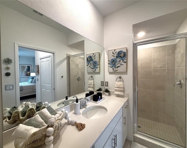 12140 Wellen Golf Street - Photo Thumbnail 20