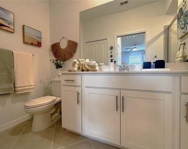 12140 Wellen Golf Street - Photo Thumbnail 19