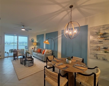 12140 Wellen Golf Street - Photo Thumbnail 9