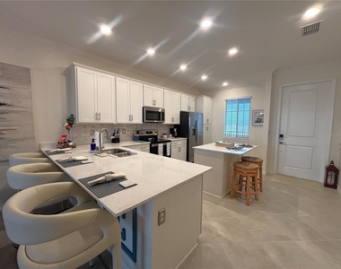12140 Wellen Golf Street - Photo Thumbnail 6