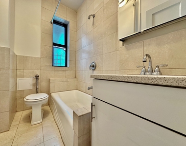 282 Cabrini Boulevard - Photo Thumbnail 6