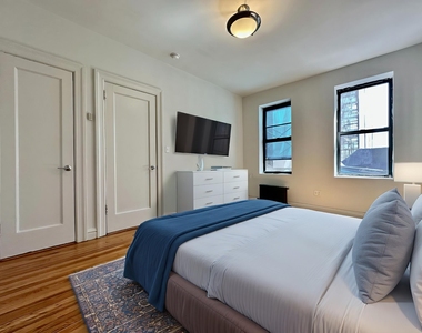 282 Cabrini Boulevard - Photo Thumbnail 2