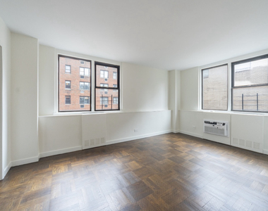 East 79th Street - Photo Thumbnail 2
