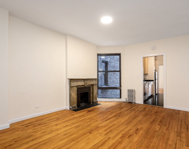 East 84th Street - Photo Thumbnail 3