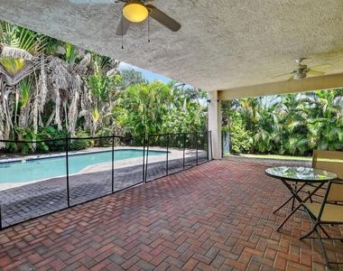 3511 Nw 4th Avenue - Photo Thumbnail 8
