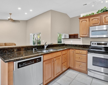 3511 Nw 4th Avenue - Photo Thumbnail 16