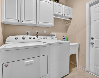 3511 Nw 4th Avenue - Photo Thumbnail 5