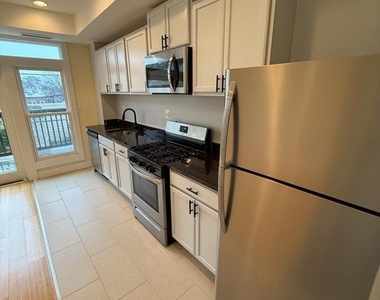 532 8th Street Se - Photo Thumbnail 5