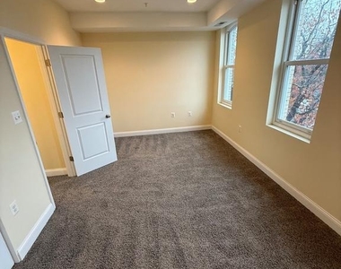 532 8th Street Se - Photo Thumbnail 13