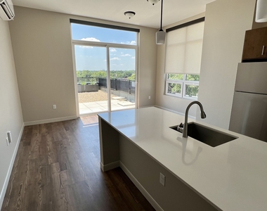 703 Madison Street - Photo Thumbnail 12