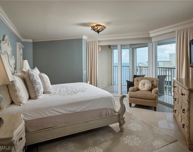 4041 Gulf Shore Boulevard N - Photo Thumbnail 9