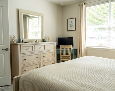 14888 Edgewater Circle - Photo Thumbnail 4