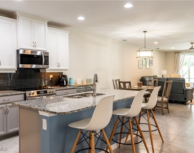 14888 Edgewater Circle - Photo Thumbnail 10
