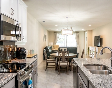 14888 Edgewater Circle - Photo Thumbnail 11