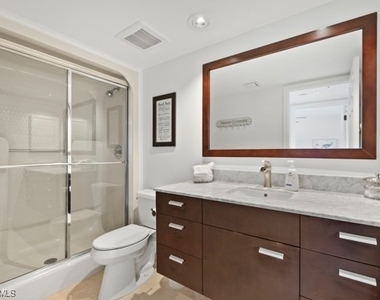 5550 Heron Point Dr - Photo Thumbnail 12