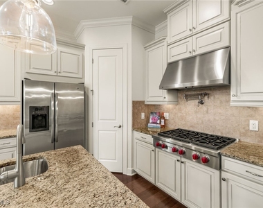 8502 Palacio Terrace N - Photo Thumbnail 9