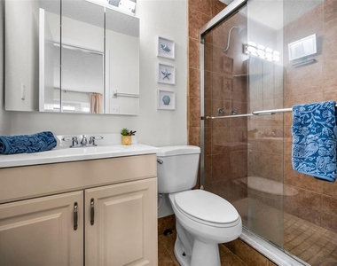 5026 Coquina Key Drive Se - Photo Thumbnail 14