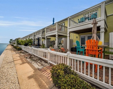 5026 Coquina Key Drive Se - Photo Thumbnail 18