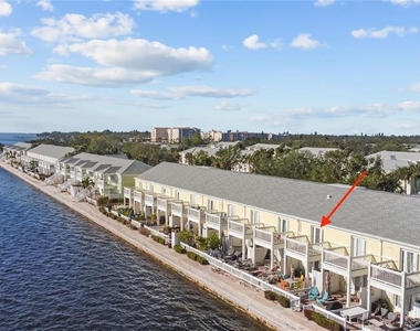 5026 Coquina Key Drive Se - Photo Thumbnail 1