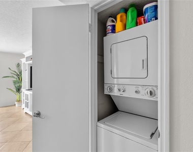 5026 Coquina Key Drive Se - Photo Thumbnail 16