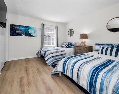 5026 Coquina Key Drive Se - Photo Thumbnail 15
