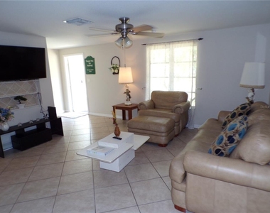 182 Chelsea Court Nw - Photo Thumbnail 3