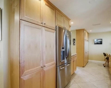 5911 Midnight Pass Road - Photo Thumbnail 10