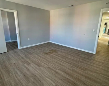 455 Main Street - Photo Thumbnail 2