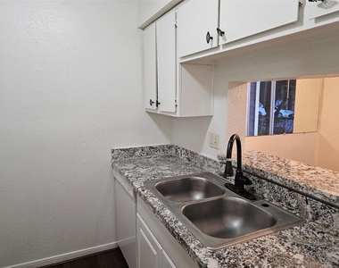 12647 Ashford Meadow Drive - Photo Thumbnail 6