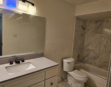 12647 Ashford Meadow Drive - Photo Thumbnail 8